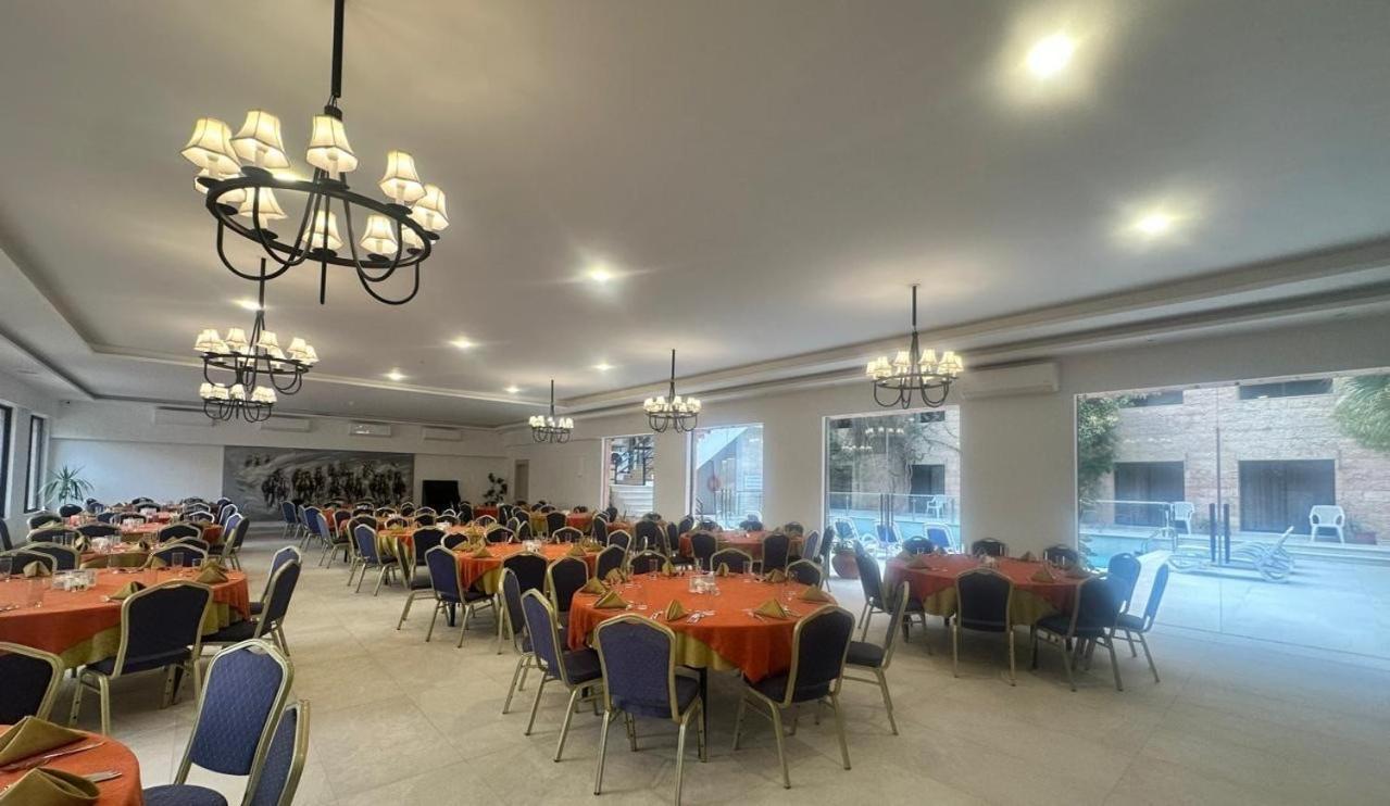 Petra Palace Hotel Вади Муса Екстериор снимка