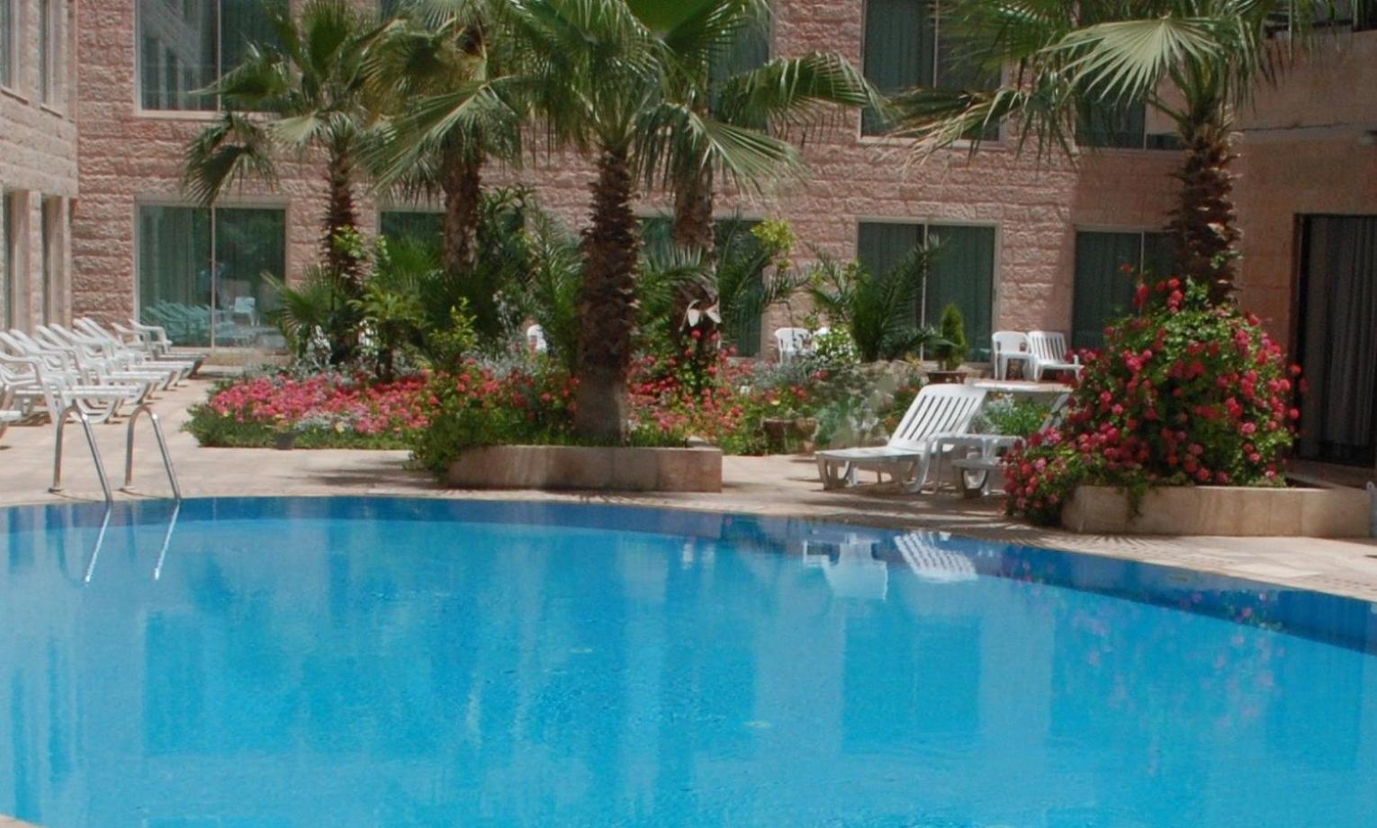 Petra Palace Hotel Вади Муса Екстериор снимка